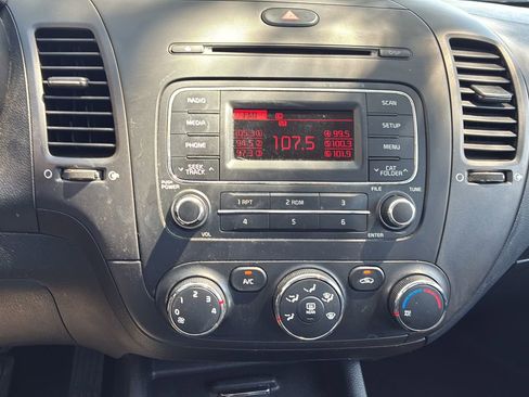 Used 2016 Kia Forte LX FWD image 25