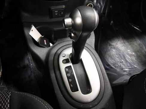 Used 2018 Nissan Versa SV image 23