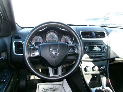 Used 2011 Dodge Avenger Express image 6