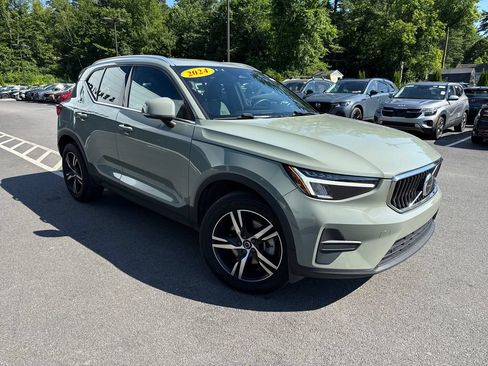 Used 2024 Volvo XC40 B5 Core AWD/4WD image 7