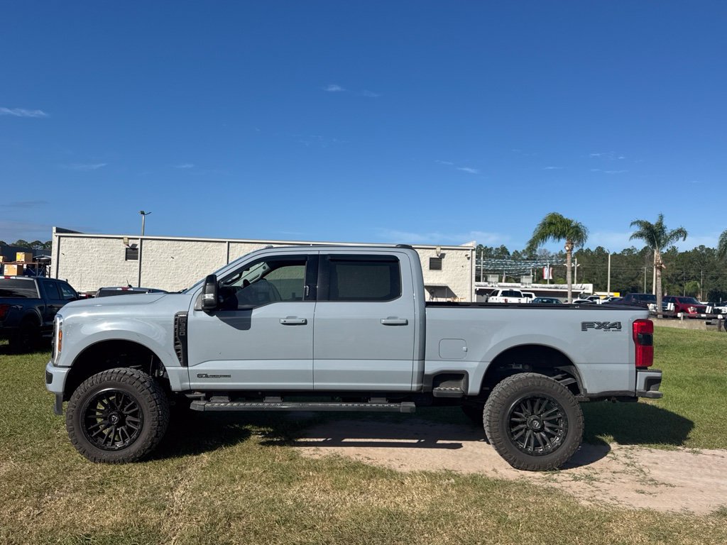 Used 2026 Ford F350 Lariat w/ Black Appearance Package AWD/4WD image 2