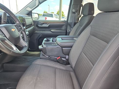Used 2023 Chevrolet Silverado 1500 LT AWD/4WD image 15