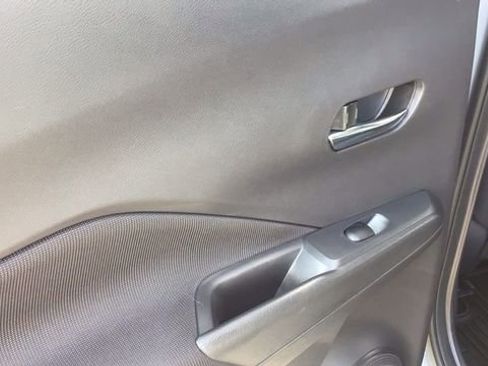 Used 2024 Nissan Kicks SV image 12