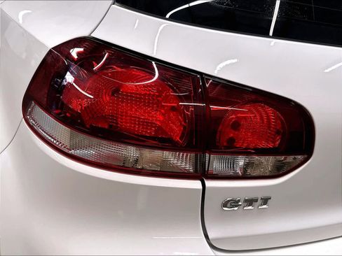 Used 2012 Volkswagen GTI 4-Door FWD image 25