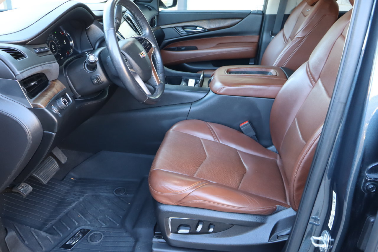 Used 2020 Cadillac Escalade Luxury RWD image 17