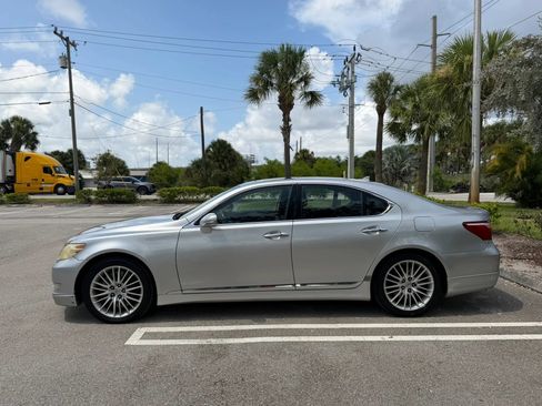 Used 2011 Lexus LS 460 w/ Sport Pkg RWD image 4