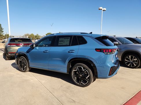 New 2026 Volkswagen Tiguan SEL R-Line image 4