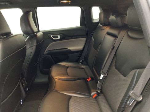 Used 2024 Jeep Compass Latitude image 18