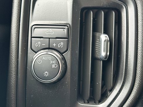 Certified 2022 Chevrolet Silverado 1500 Custom image 32