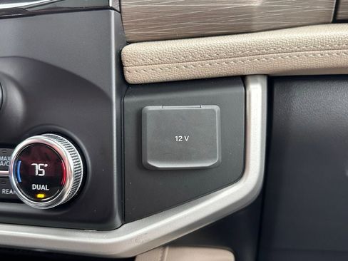 Used 2023 Ford Expedition Limited image 35