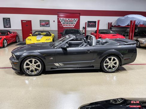 Used 2007 Ford Mustang GT RWD image 2