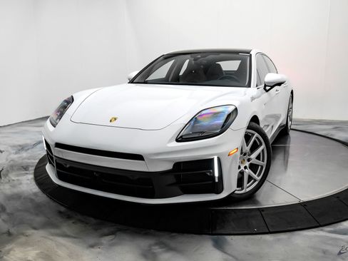 Used 2025 Porsche Panamera Premium Package 21 Sport Desi w/ Premium Package image 3