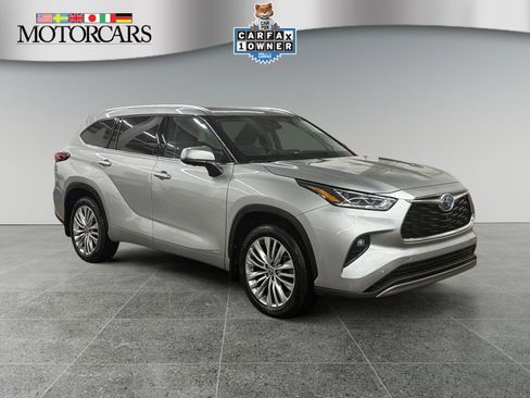 Used 2023 Toyota Highlander Platinum image 1