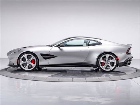 Used 2025 Aston Martin Vanquish RWD image 7
