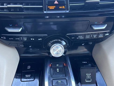 Used 2022 Acura MDX FWD image 25