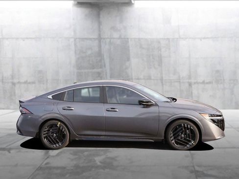 New 2026 Nissan Sentra SR w/ SR Premium Package image 5