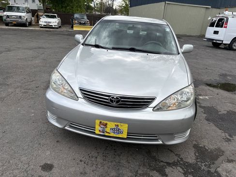 Used 2005 Toyota Camry FWD image 20
