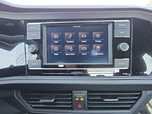 Used 2022 Volkswagen Jetta Sport FWD image 20