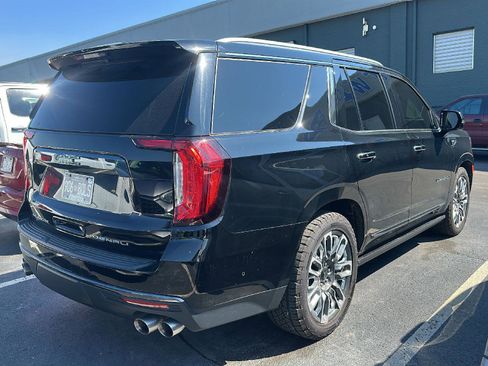 Used 2023 GMC Yukon Denali Ultimate image 3