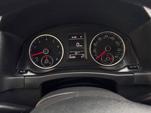 Used 2017 Volkswagen Tiguan S image 37