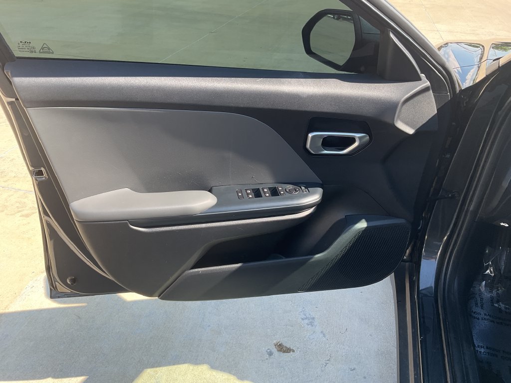Used 2025 Kia K4 FWD image 12