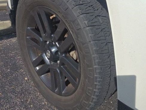 Used 2019 Toyota 4Runner Limited AWD/4WD image 21