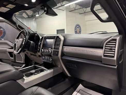 Used 2019 Ford F250 Platinum w/ Platinum Ultimate Package AWD/4WD image 39