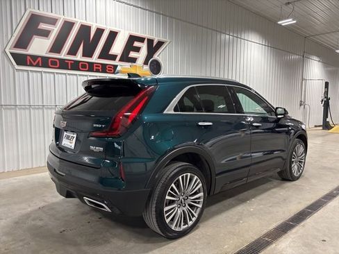 Used 2024 Cadillac XT4 Premium Luxury image 5