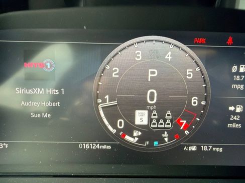 Used 2025 Land Rover Defender 130 V8 AWD/4WD image 17