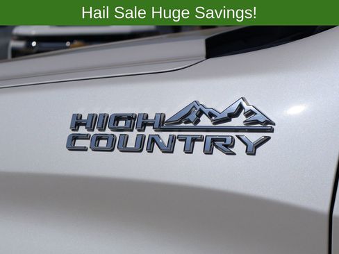 Used 2025 Chevrolet Silverado 1500 High Country w/ Technology Package AWD/4WD image 3