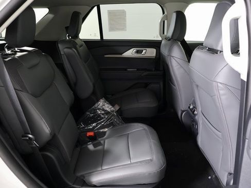 New 2026 Ford Explorer Active w/ Active Comfort Package image 13