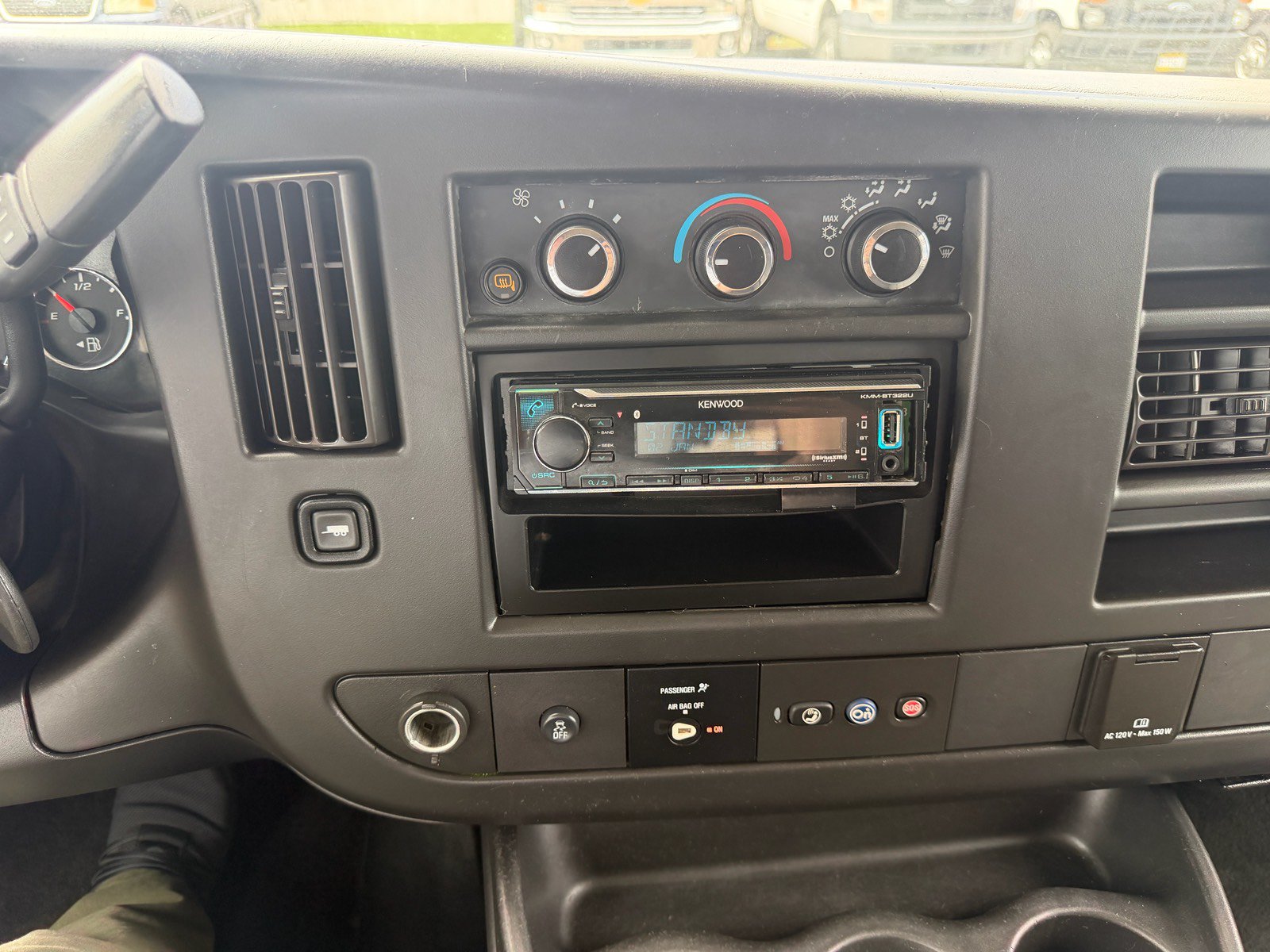 Used 2018 Chevrolet Express 3500 LT w/ LT Preferred Equipment Group RWD image 19