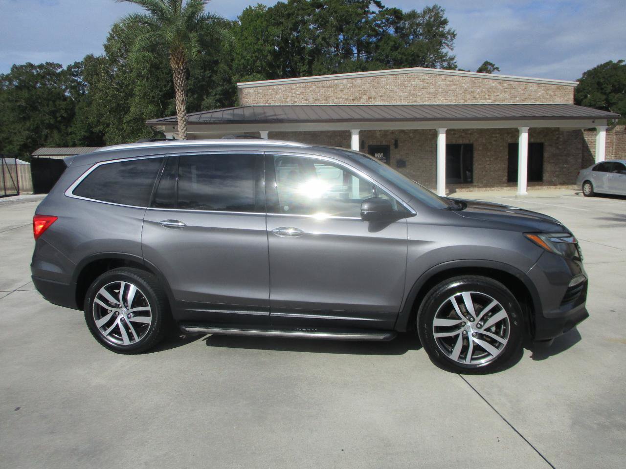 Used 2018 Honda Pilot Elite image 17