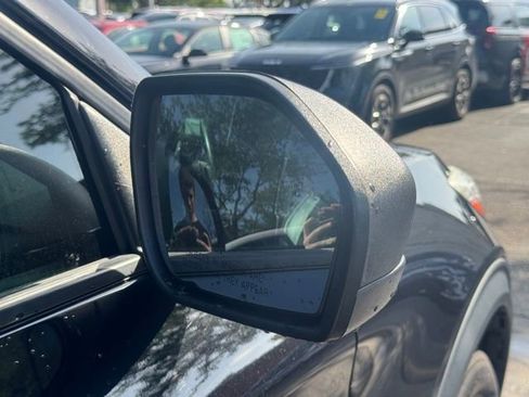 Used 2021 Ford Explorer XLT w/ Equipment Group 202A image 6