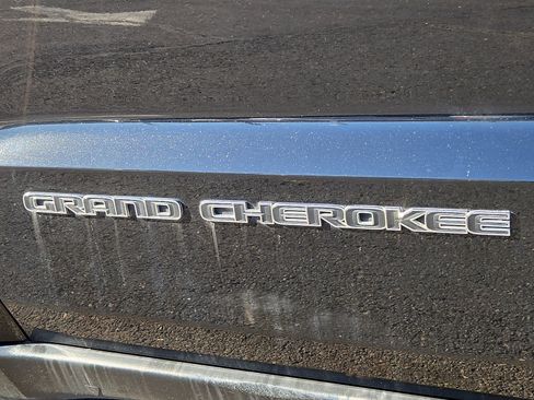 Used 2020 Jeep Grand Cherokee Limited image 29