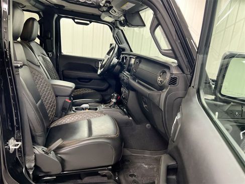Used 2021 Jeep Gladiator Overland image 22
