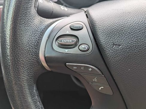 Used 2018 INFINITI Q70 Luxe RWD image 22