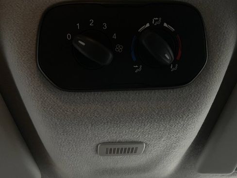 Used 2016 Ford Transit 350 XL image 38