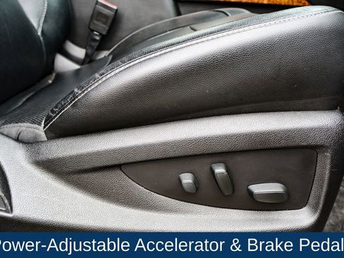 Used 2018 Chevrolet Suburban Premier image 16