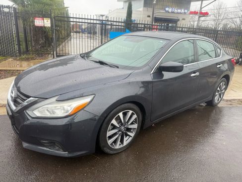 Used 2017 Nissan Altima 2.5 SV image 8