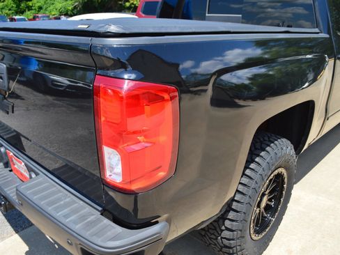 Used 2018 Chevrolet Silverado 1500 LTZ Z71 w/ LTZ Plus Package AWD/4WD image 9
