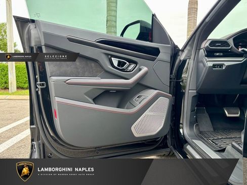 Used 2024 Lamborghini Urus S AWD/4WD image 17