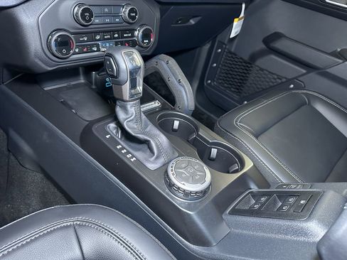New 2025 Ford Bronco Outer Banks w/ Sasquatch Package AWD/4WD image 30