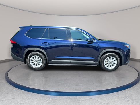 Used 2024 Toyota Grand Highlander FWD image 4