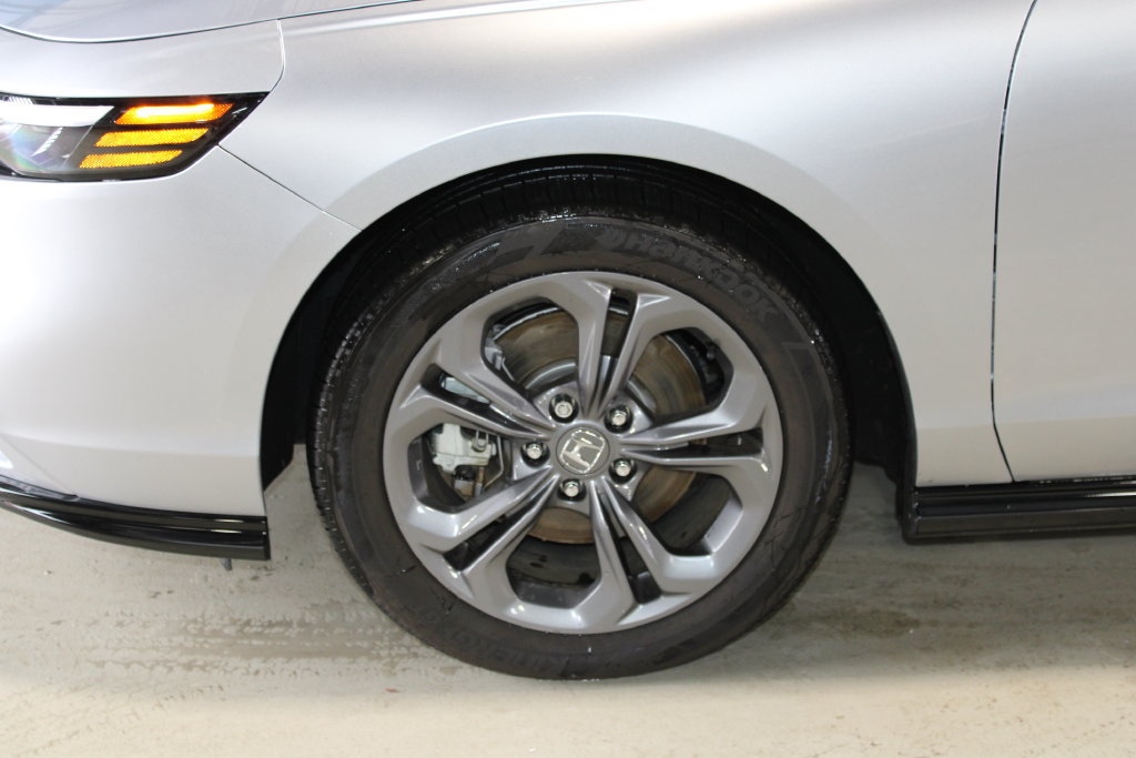 Certified 2025 Honda Accord EX-L image 4