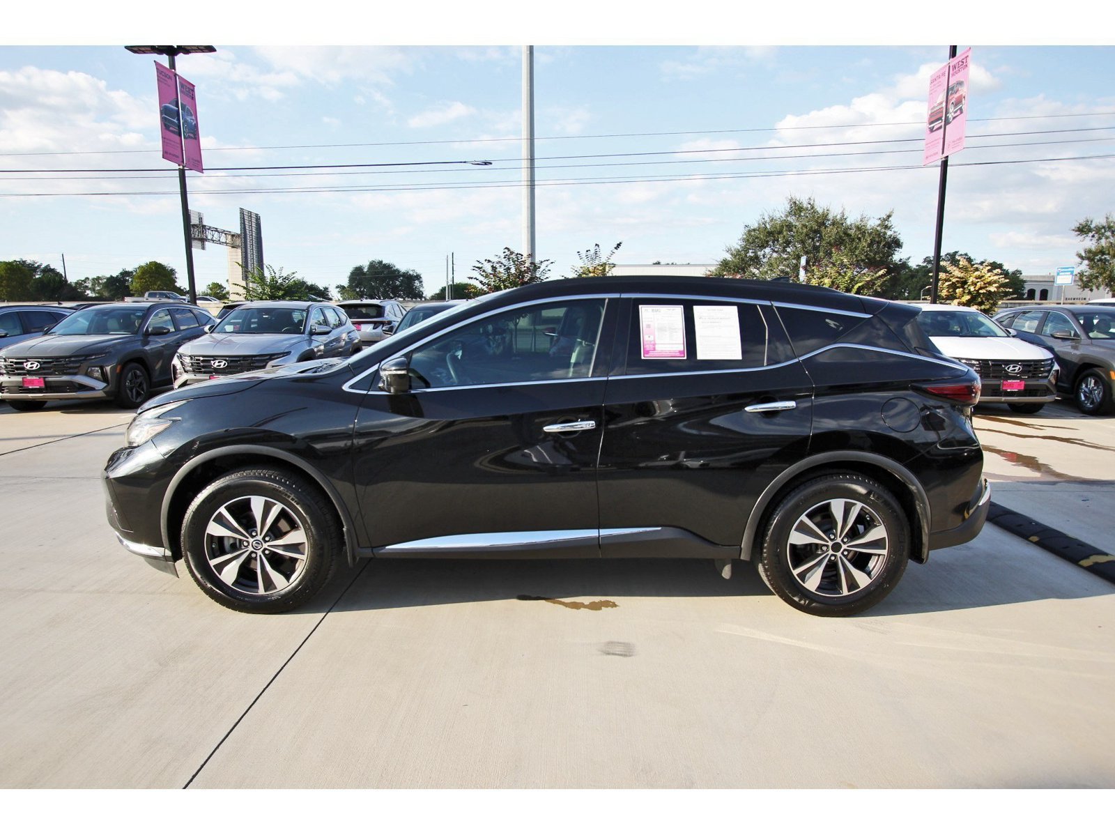 Used 2019 Nissan Murano SV w/ Premium Package FWD image 3