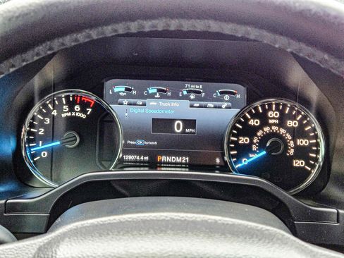 Used 2016 Ford F150 Platinum w/ Equipment Group 701A Luxury image 20