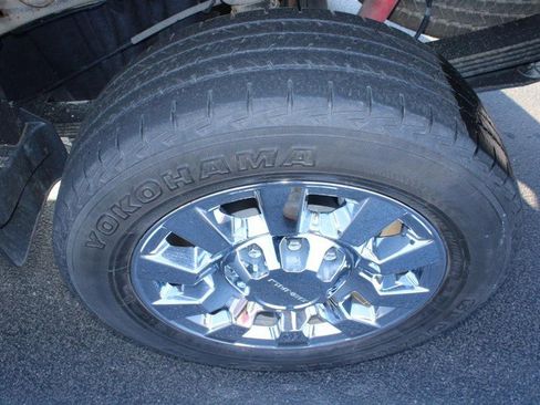 Used 2019 GMC Sierra 2500 Denali w/ Duramax Plus Package image 8