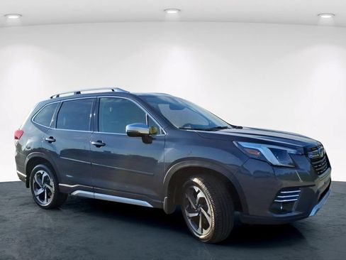 Used 2022 Subaru Forester Touring w/ Popular Package #2 AWD/4WD image 5
