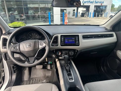 Used 2021 Honda HR-V LX image 6